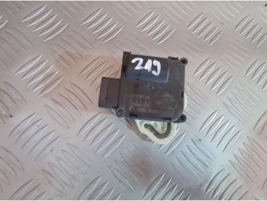 Моторче за клапа за парно за Audi A8 D3 - 219 Моторче за клапа за парно за Audi A8 D3 - 219