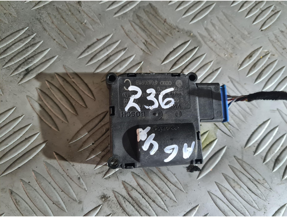 Моторче за клапа на парно- 236 за Audi A6 C6 2.7 TDI Quattro Моторче за клапа на парно- 236 за Audi A6 C6 2.7 TDI Quattro