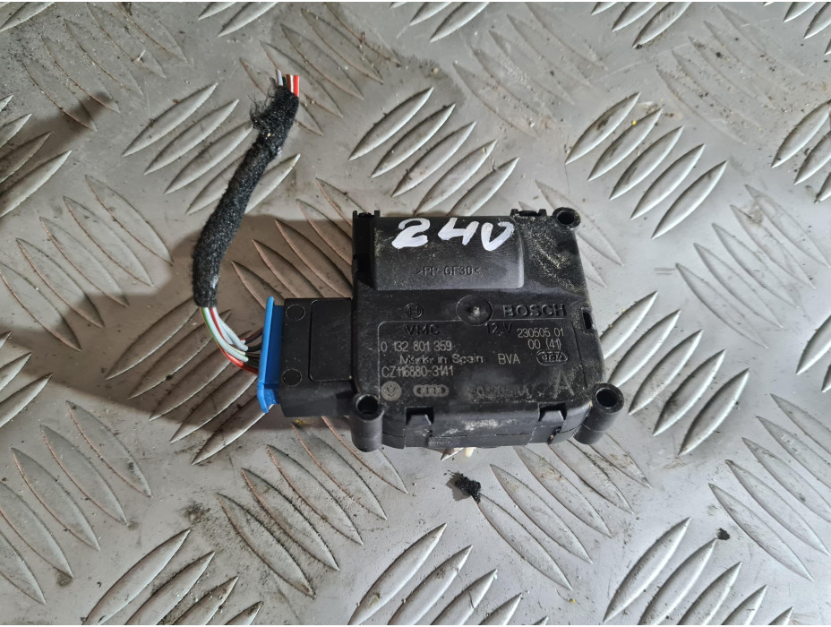 Моторче за клапа на парно- 240 за Audi A6 C6 2.7 TDI Quattro