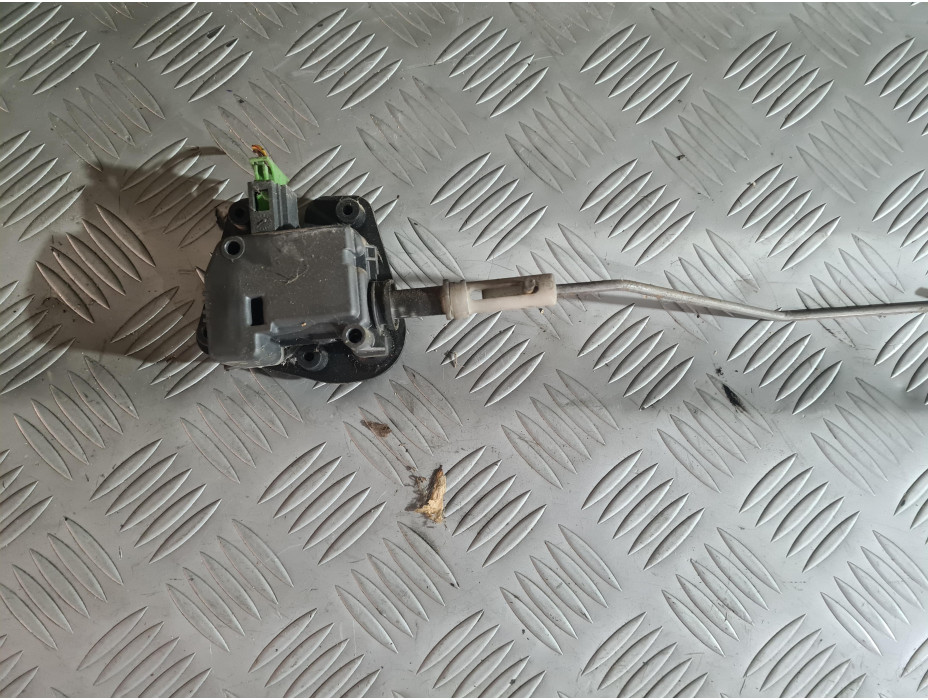 Моторче за отваряне на багажник за Audi A4 B6