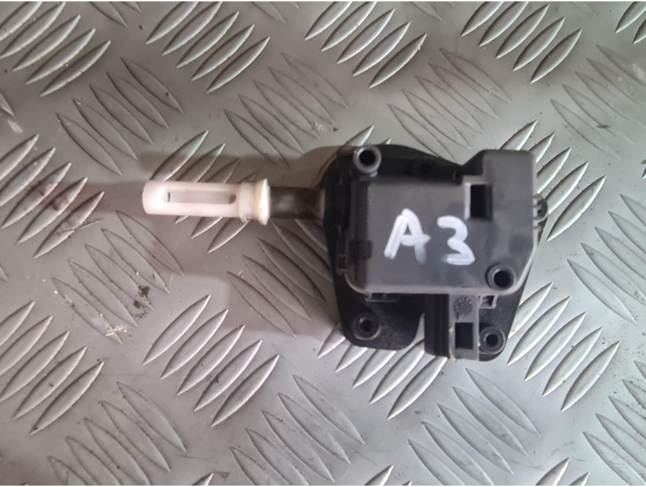 Моторче за отваряне на заден капак за Audi A3 8P Hatchback