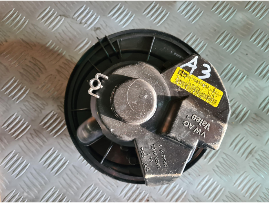 Моторче за парно за Audi A3 8P Hatchback