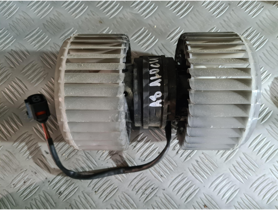 Моторче за парно за Audi A8 D3