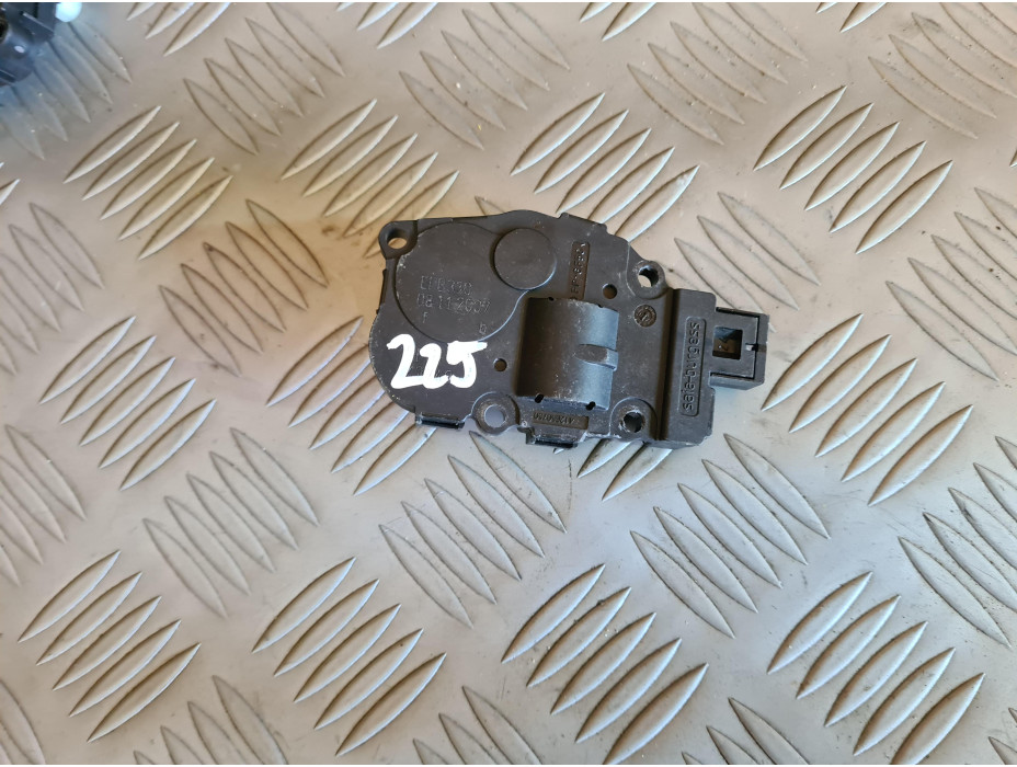 Моторче клапа 225 за Mercedes S320 CDI W221