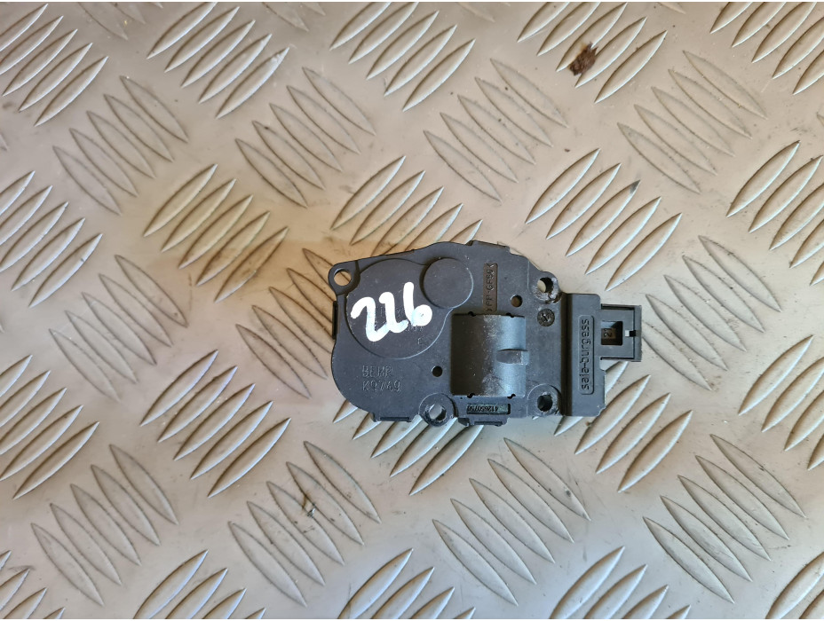 Моторче клапа 226 за Mercedes S320 CDI W221