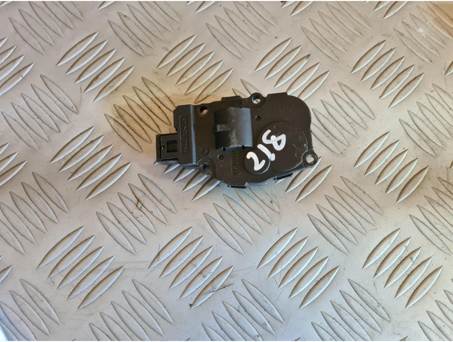 Моторче клапа 228 за Mercedes S320 CDI W221 Моторче клапа 228 за Mercedes S320 CDI W221