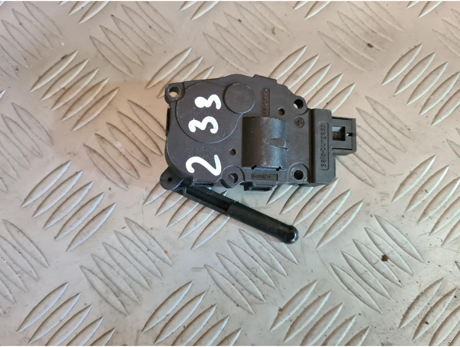 Моторче клапа 233 за Mercedes S320 CDI W221