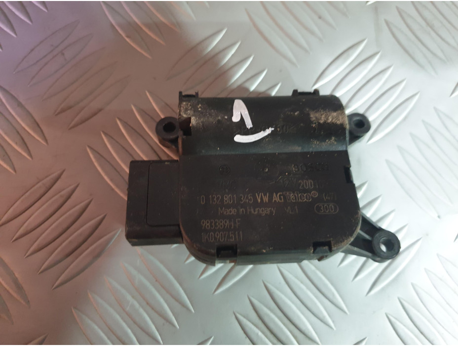 Моторче клапи парно за VW Passat CC 2.0TSI - Номер 1