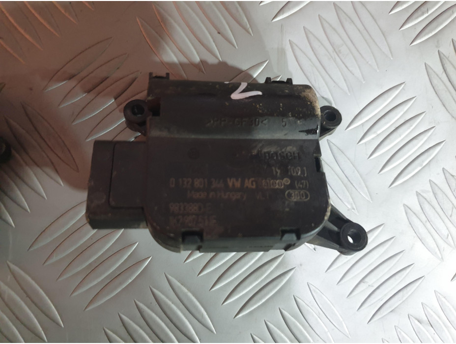 Моторче клапи парно за VW Passat CC 2.0TSI - Номер 2