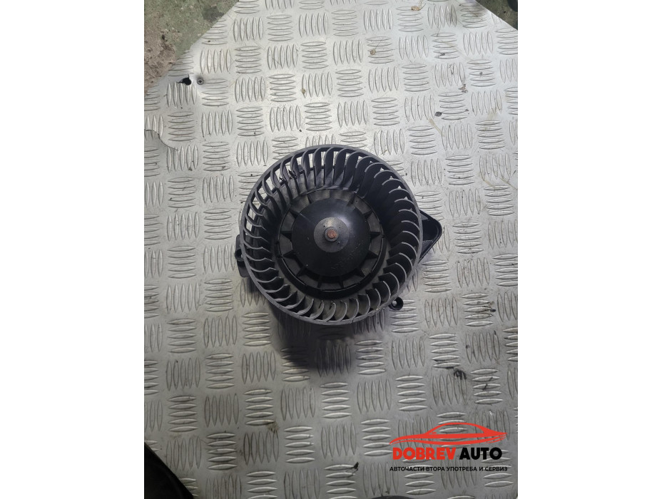 Моторче парно за Audi A4 B7 Моторче парно за Audi A4 B7