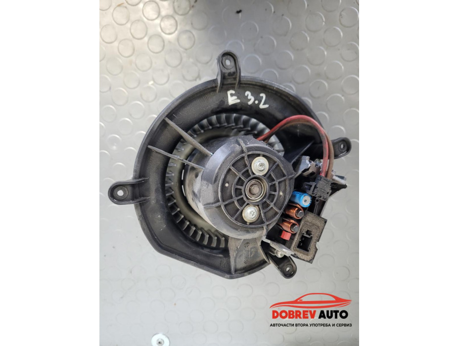 Моторче парно с реостат за Mercedes E Class W211 Моторче парно с реостат за Mercedes E Class W211