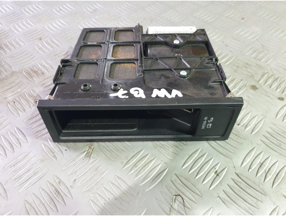 Мюзик интерфейс за Фолксваген Пасат Б7 / VW Passat B7 2.0 TDI Мюзик интерфейс за Фолксваген Пасат Б7 / VW Passat B7 2.0 TDI