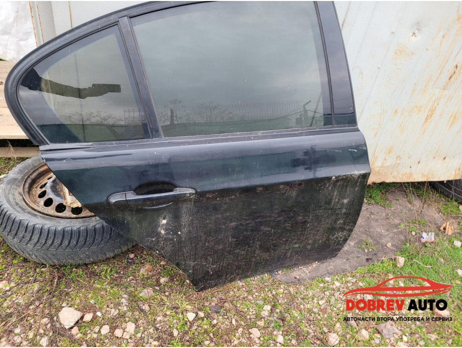 Необорудвана врата (задна дясна) за BMW E90 черна Необорудвана врата (задна дясна) за BMW E90 черна