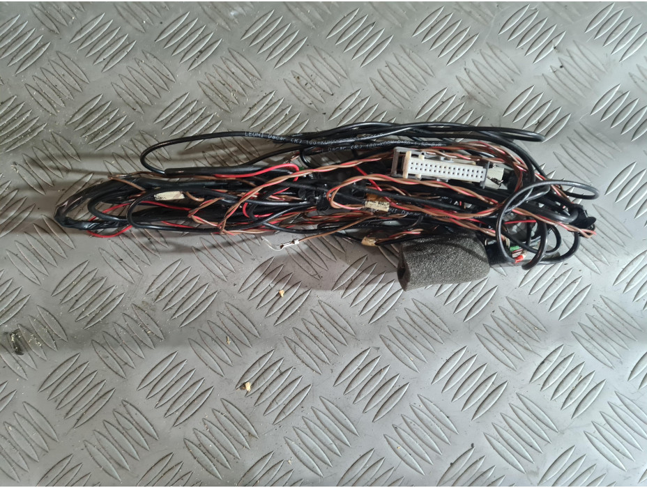 Окабеляване за задна камера за Mercedes S class W221