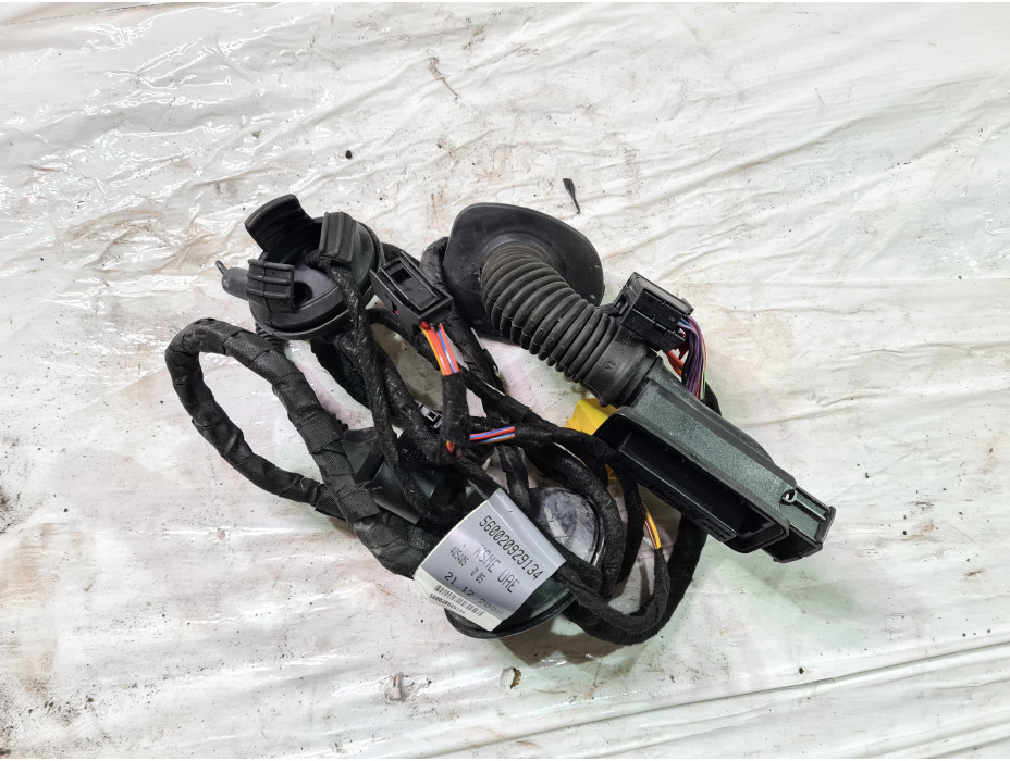 Окабеляване за предна дясна врата заАуди А4 Б8 / Audi A4 B8 2.0 TDI комби Окабеляване за предна дясна врата заАуди А4 Б8 / Audi A4 B8 2.0 TDI комби