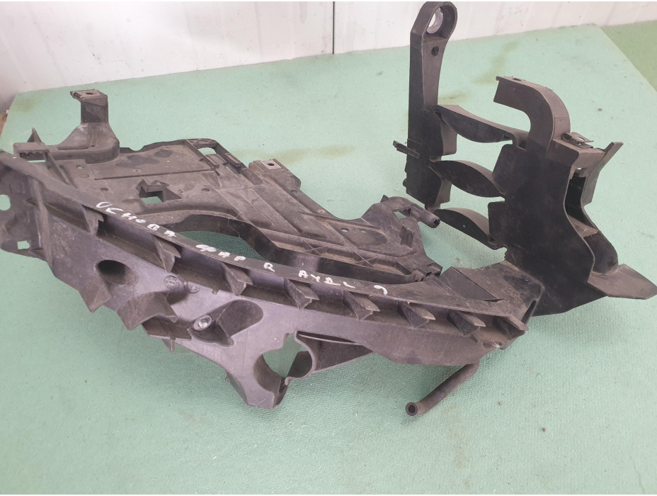 Основа десен фар за Audi A4 B8