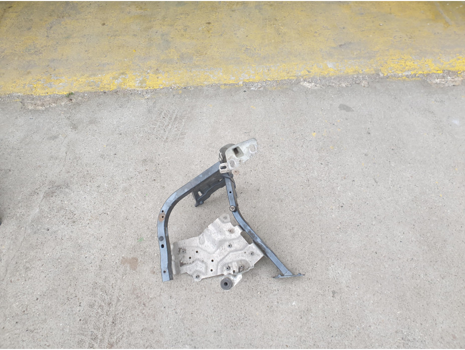 Основа за десен калник за Ауди А8 Д3 / Audi A8 D3