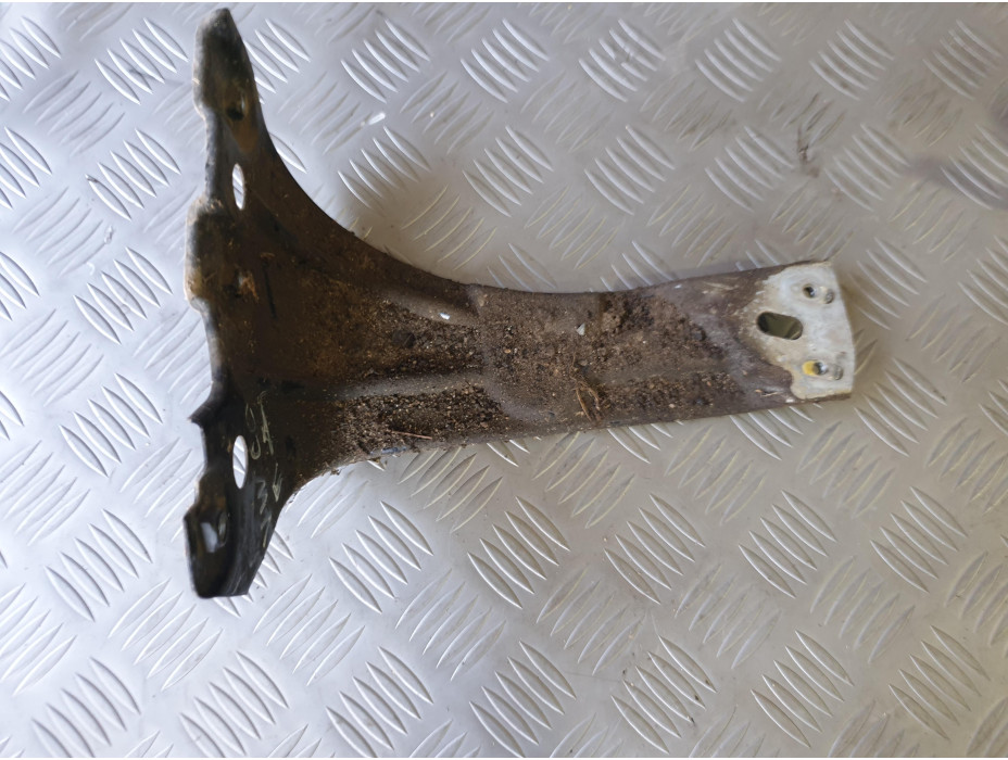 Основа за преден десен калник за VW Passat CC 2.0TSI