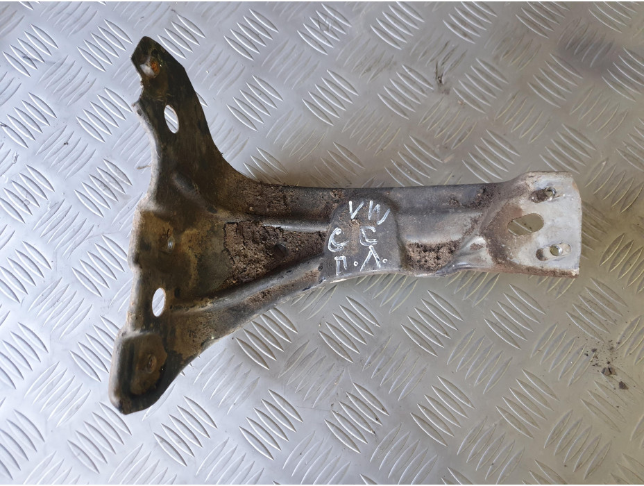 Основа за преден ляв калник за VW Passat CC 2.0TSI