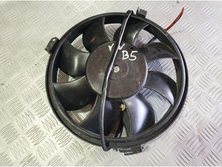 Охладителна перка за VW Passat B5 1.8 T комби Охладителна перка за VW Passat B5 1.8 T комби