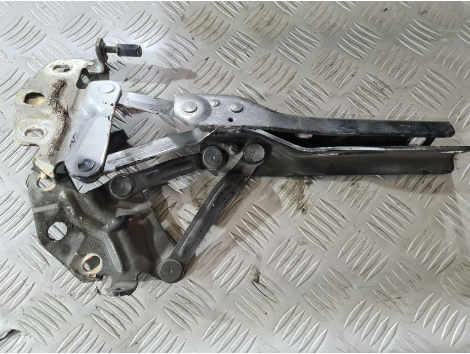 Панти за преден капак за VW Passat B6 2.0 TDI BMP