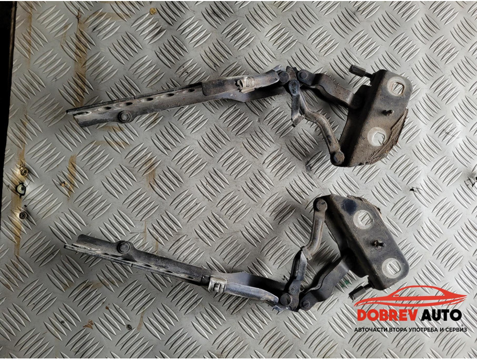 Панти (преден капак) за Audi A8 D3