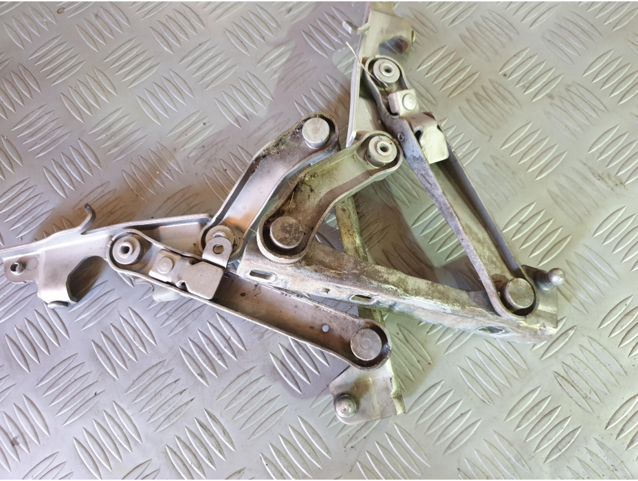 Панти преден капак за Mercedes E Class W211 2.7CDI