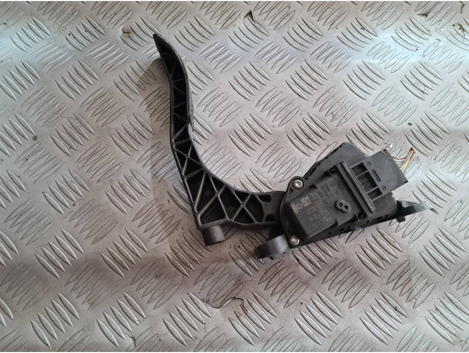 Педал за газ за Audi A6 C6 3.2 FSI Quattro Педал за газ за Audi A6 C6 3.2 FSI Quattro