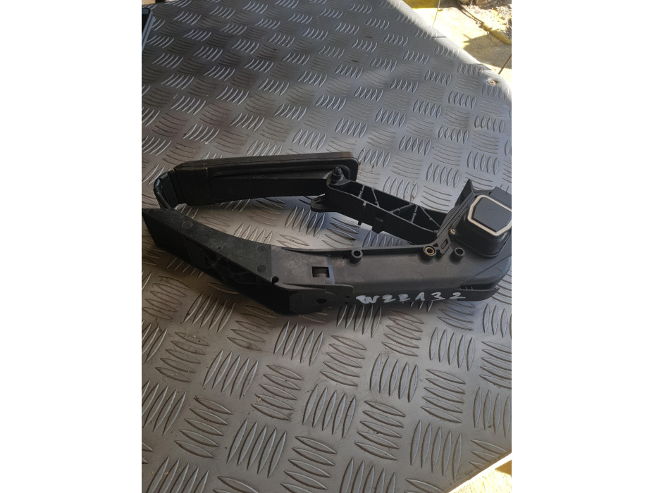 Педал за газ за Mercedes S320 W221 Педал за газ за Mercedes S320 W221
