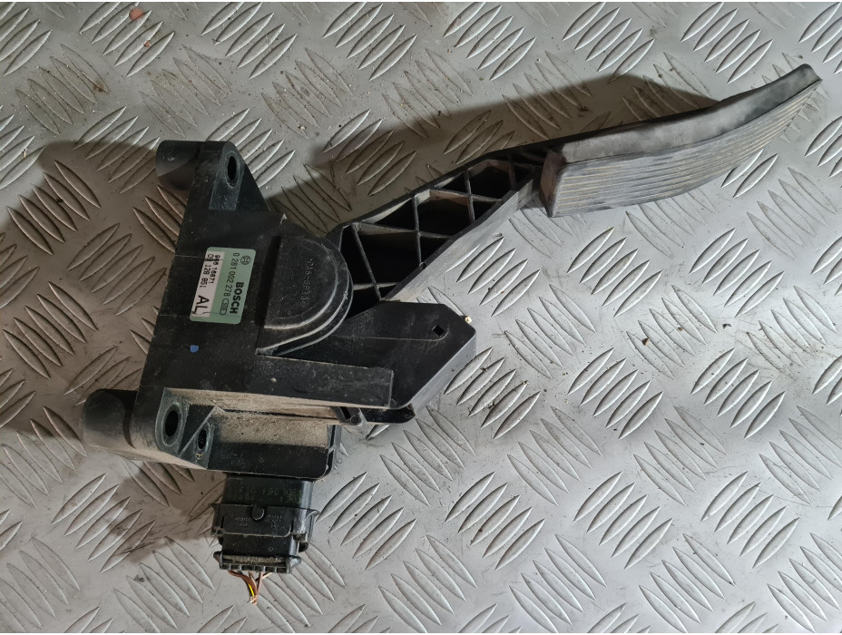 Педал за газ за Opel Astra G 2.0 DTI Педал за газ за Opel Astra G 2.0 DTI