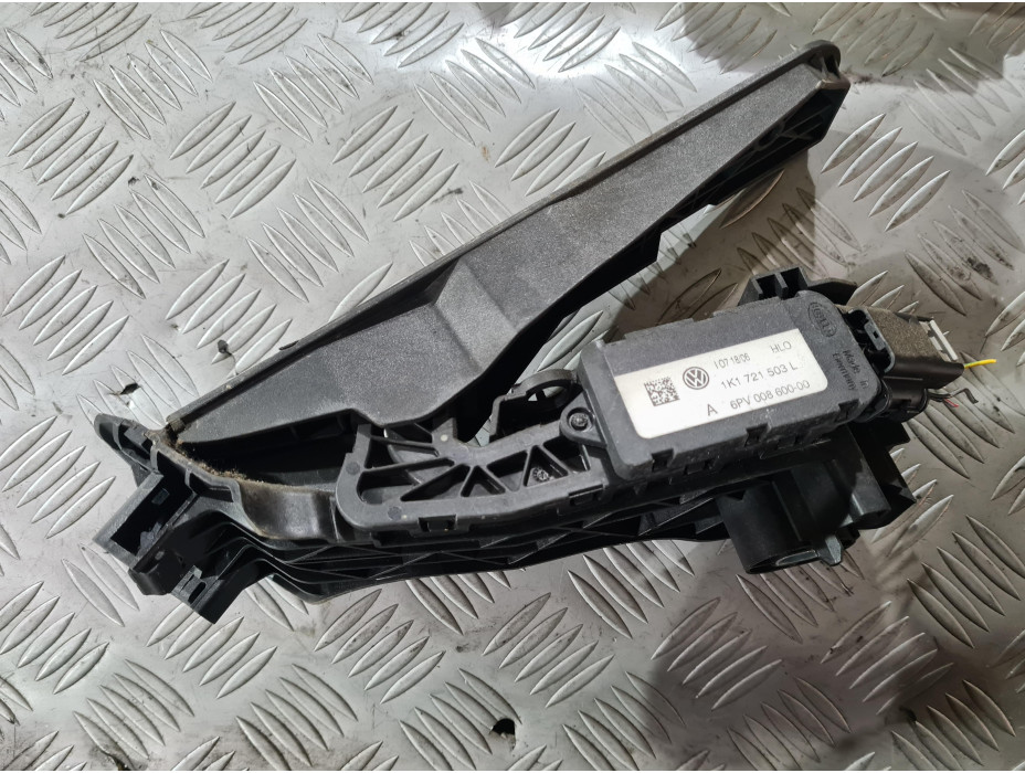Педал за газ за VW Passat B6 2.0 TDI BMP Педал за газ за VW Passat B6 2.0 TDI BMP