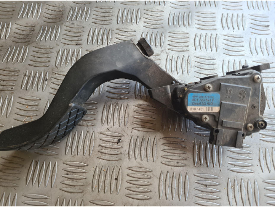 Педал за газ за Ауди А6 Ц5 / Audi A6 C5 2.5 Diesel