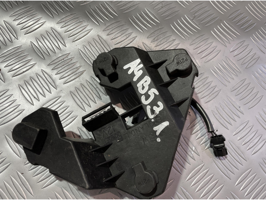 Платка за ляв стоп за Audi A4 B5 седан