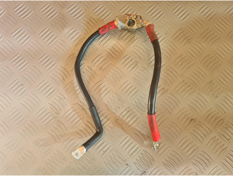 Плюсов кабел за Audi A8 D3 4.2i Long Плюсов кабел за Audi A8 D3 4.2i Long