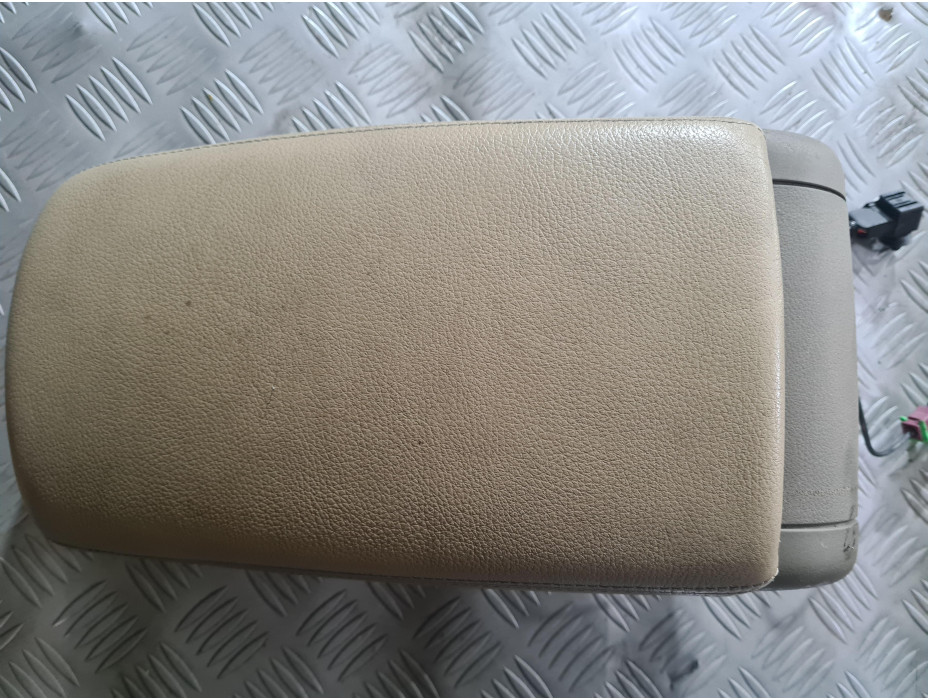 Подлакътник за Audi A6 C6 2.7 TDI Quattro