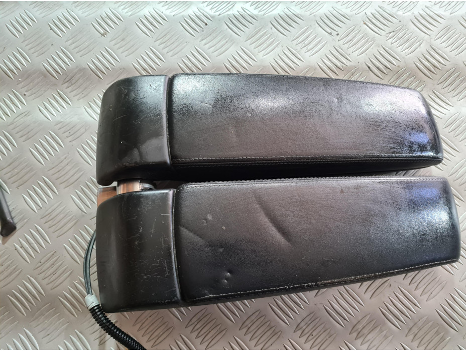 Подлакътник за Audi A8 D3 - черен