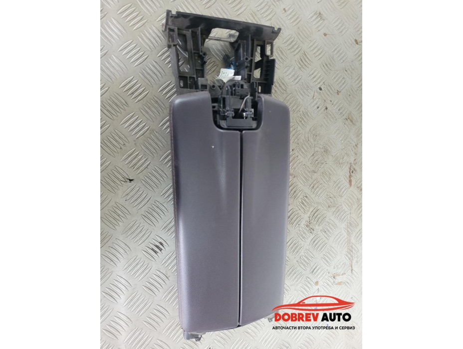 Подлакътник за Mercedes CLS W218