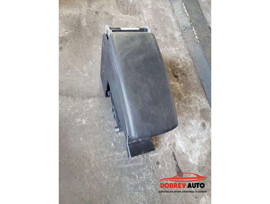 Подлакътник за VW CC