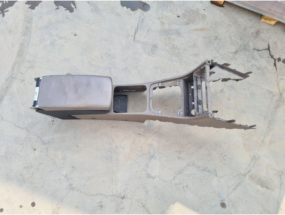 Подлакътник за VW Passat B6 2.0 TDI ВМР