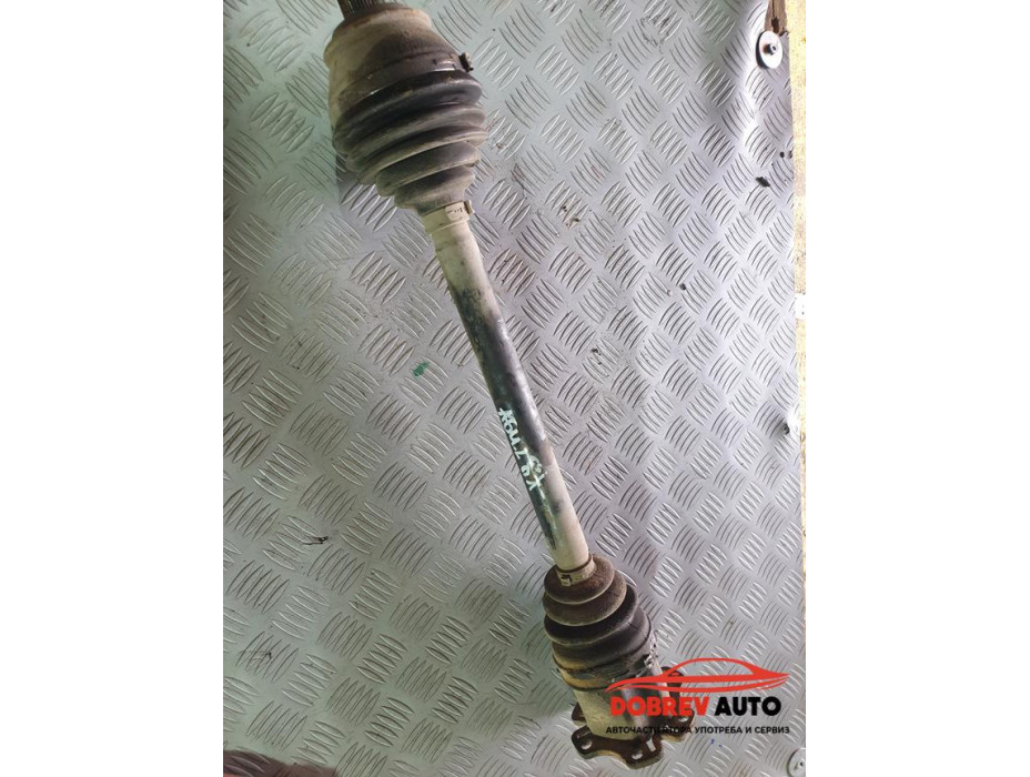 Полуоска (предна лява) за Audi A8 D3 4.2 FSI Long Полуоска (предна лява) за Audi A8 D3 4.2 FSI Long