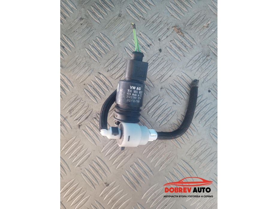 Помпа чистачки за VW Passat B7