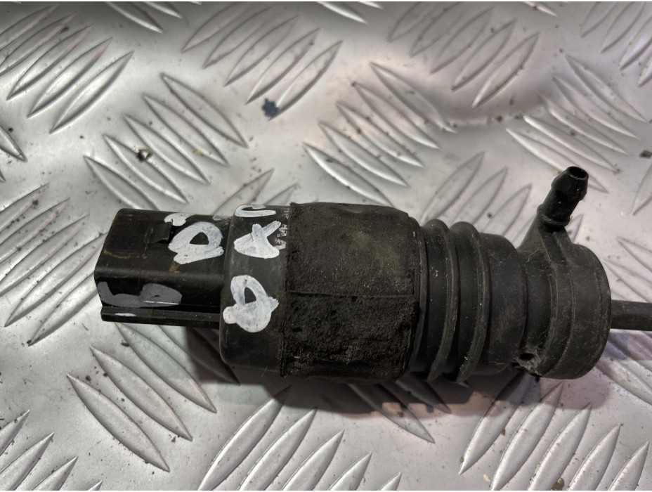 Помпичка за измиване на фарове за Audi A8 D3 Помпичка за измиване на фарове за Audi A8 D3