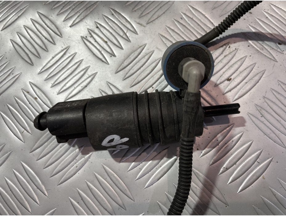 Помпичка за течност за чистачки за Audi A3 8P