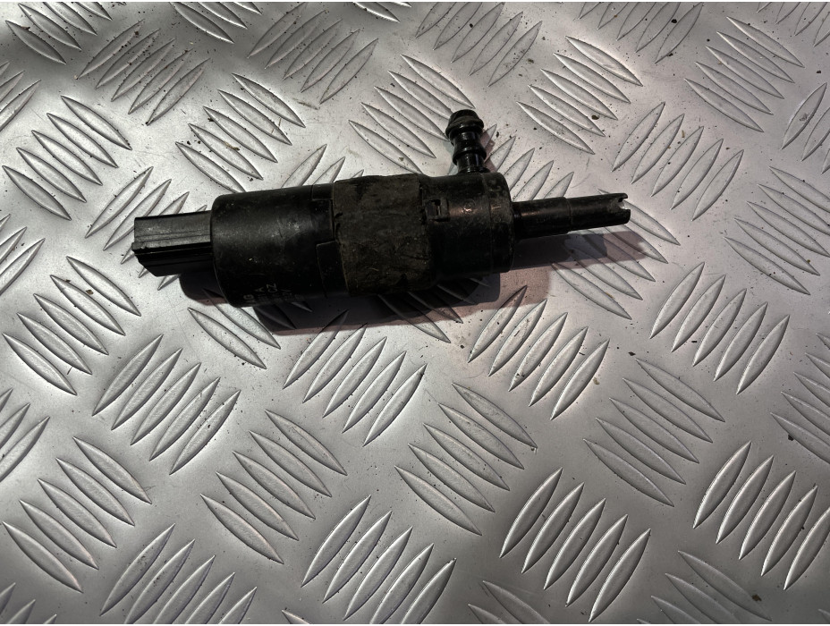 Помпичка за течност за чистачки за Audi A5 8T