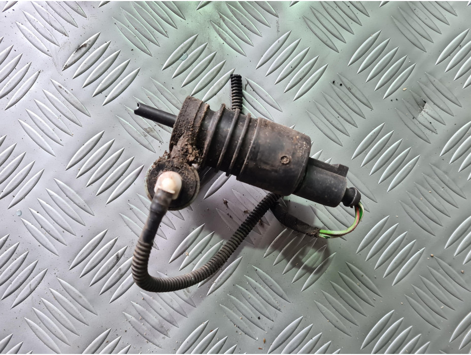 Помпичка за течност за чистачки за Volkswagen Passat B6 Avant