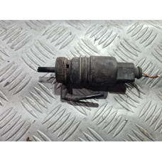 Помпичка за течност за чистачки за VW Passat B5 2.5 TDI Помпичка за течност за чистачки за VW Passat B5 2.5 TDI