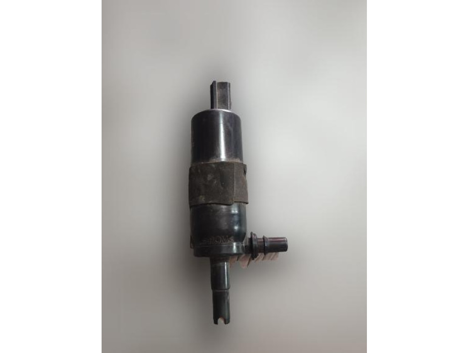 Помпичка за течност за чистачки за VW Passat CC 2.0TSI Помпичка за течност за чистачки за VW Passat CC 2.0TSI