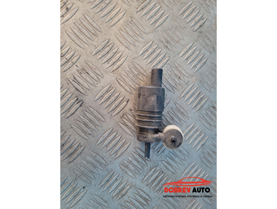 Помпичка чистачки за VW Golf MK5