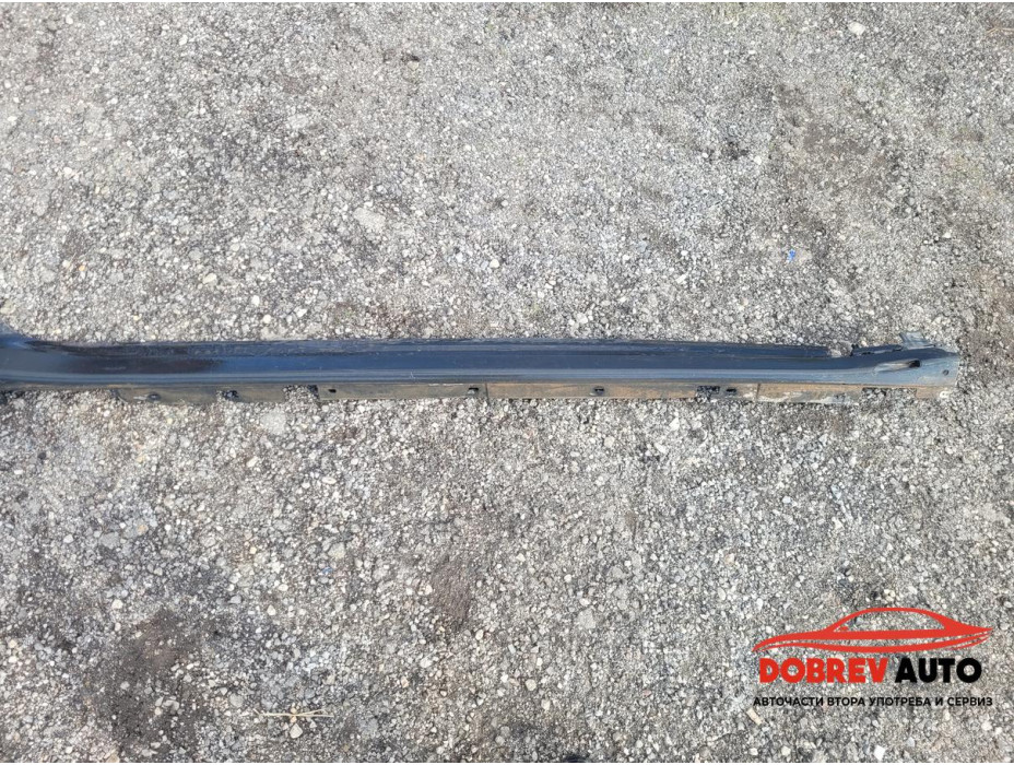 Праг (десен - черен) за BMW X3 G01