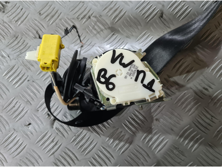 Преден десен предпазен колан за VW Passat B6 2.0 TDI BMP Преден десен предпазен колан за VW Passat B6 2.0 TDI BMP